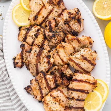 This overhead shot shows the chicken placed on a tray ready to serve.
